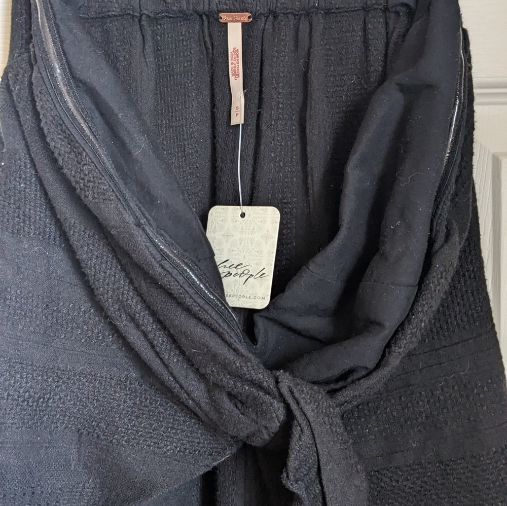 NWT Free People Endless Summer Banita TOP ONLY Size Small in Black - Picture 3 of 4